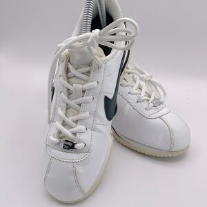 Nike Cortez 72 Girls Size 5 Y White and Black Sneakers